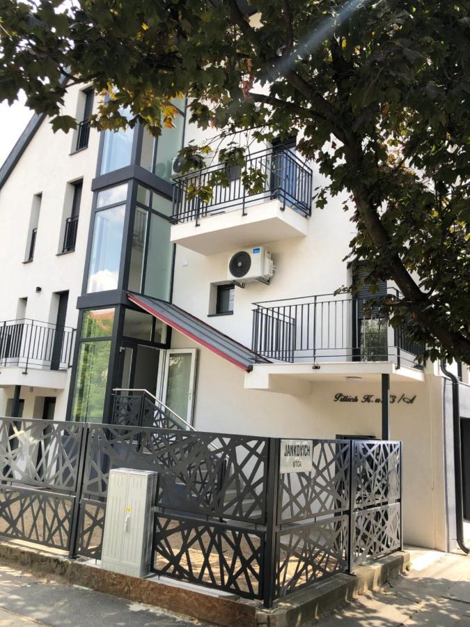 Szeged Gyoengye Delux Apartment Exterior photo